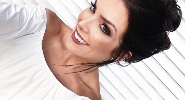 Instagram da Miss Brasil Débora Lyra é hackeado