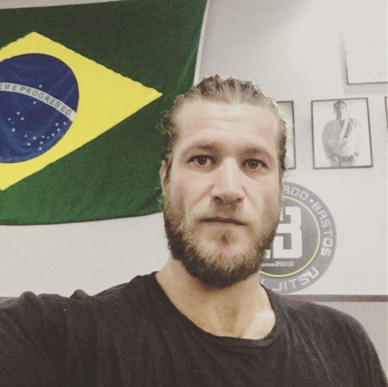 VÍDEO | Ex-BBB Diego Alemão se envolve em confusão e troca socos em boate. Veja as cenas