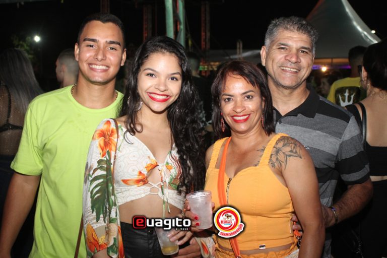 Barões da Pisadinha e Matheus Fernandes no P. de Exposições de Linhares, foto 118 de 306