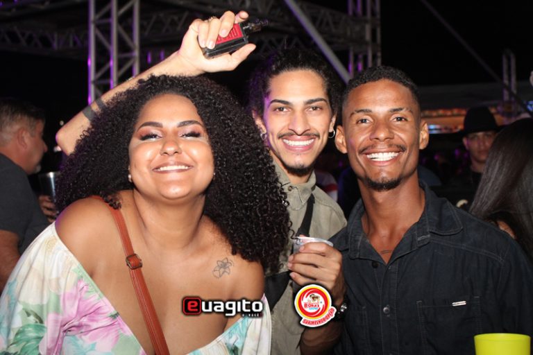Barões da Pisadinha e Matheus Fernandes no P. de Exposições de Linhares, foto 172 de 306
