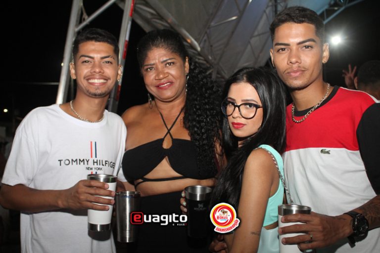 Barões da Pisadinha e Matheus Fernandes no P. de Exposições de Linhares, foto 302 de 306